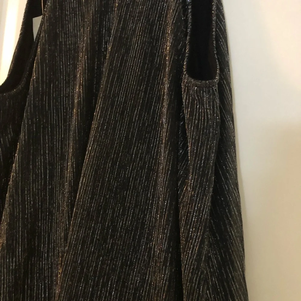 Maurice’s shimmer high neck tank - Picture 3 of 6